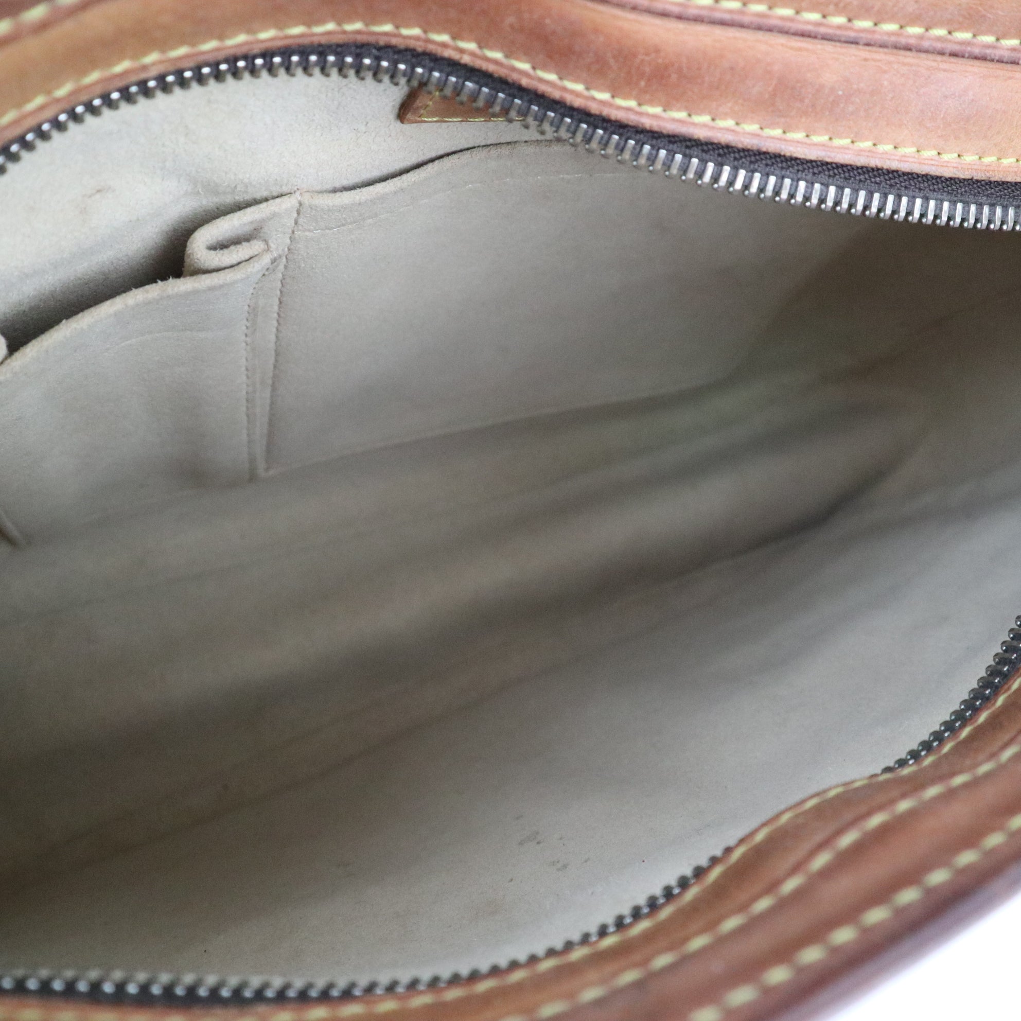 Louis Vuitton Monogram Canvas Hudson GM Shoulder Bag C1845 | Pre-Owned Very Good Brown Monogram Canvas