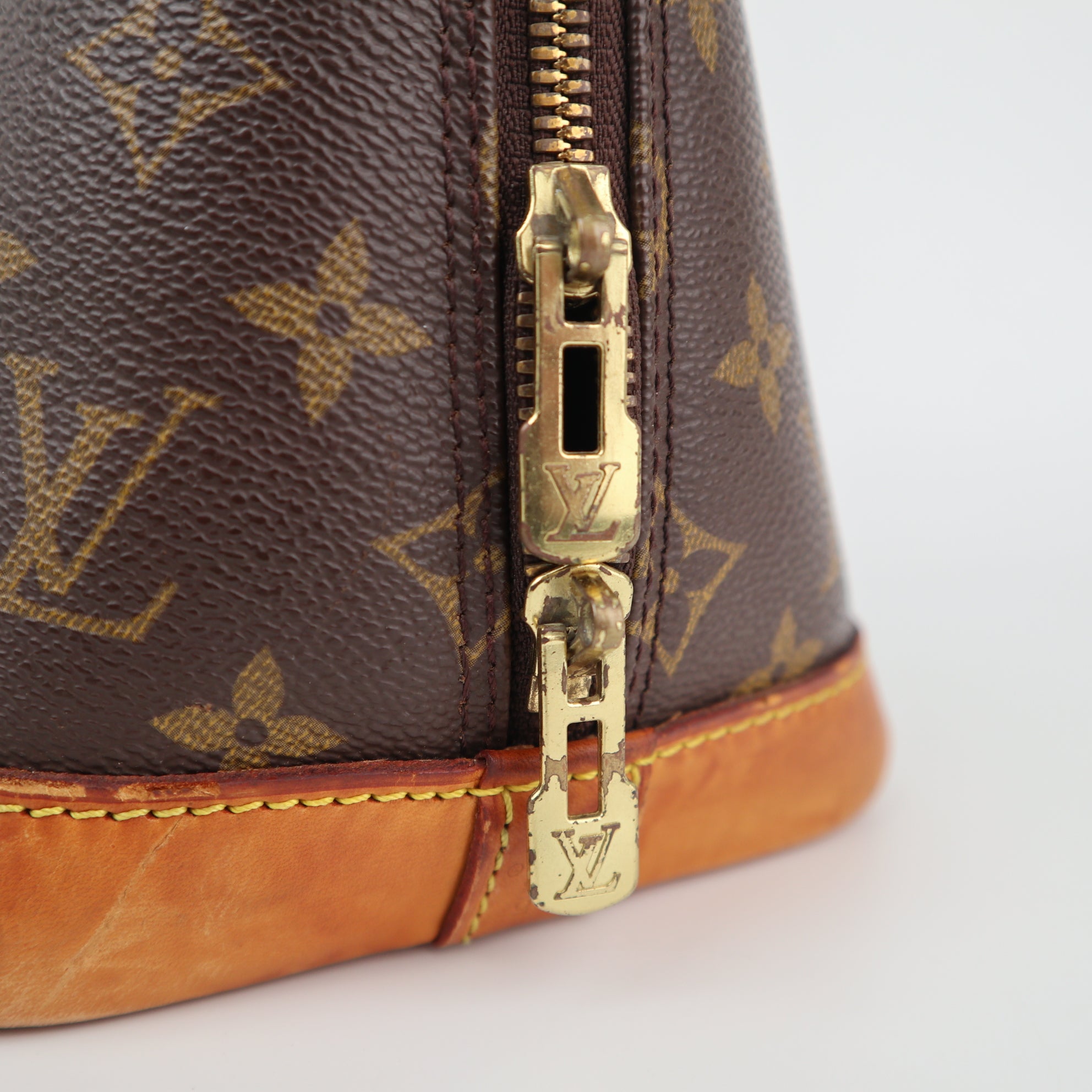 Louis Vuitton Monogram Canvas Alma PM Top Handle Bag C1858 | Pre-Owned Very Good Brown Monogram Coated canvas, leather trim