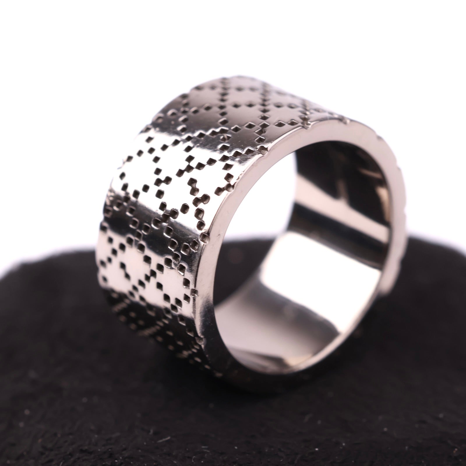 J3560 Gucci Diamante Ring Notation Size 21- Pre Owned