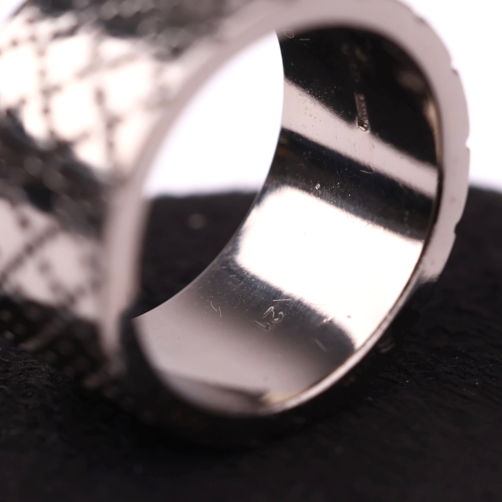 J3560 Gucci Diamante Ring Notation Size 21- Pre Owned