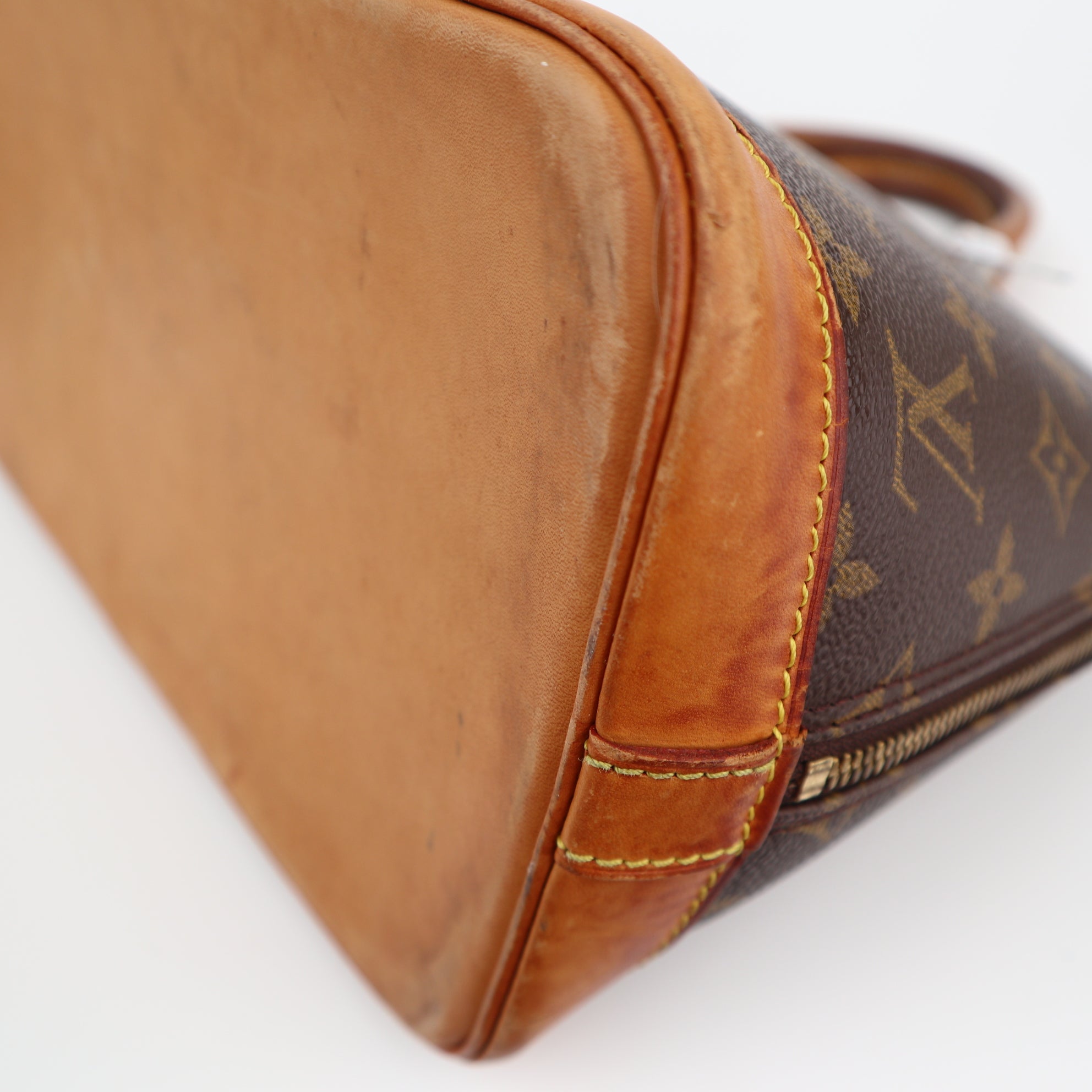Louis Vuitton Monogram Canvas Alma PM Top Handle Bag C1858 | Pre-Owned Very Good Brown Monogram Coated canvas, leather trim