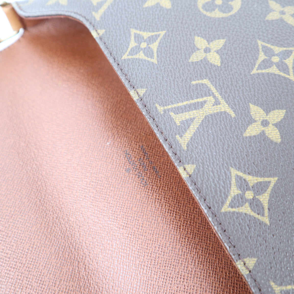 C1292# Louis Vuitton Monogram Musette Tango-Pre Owned