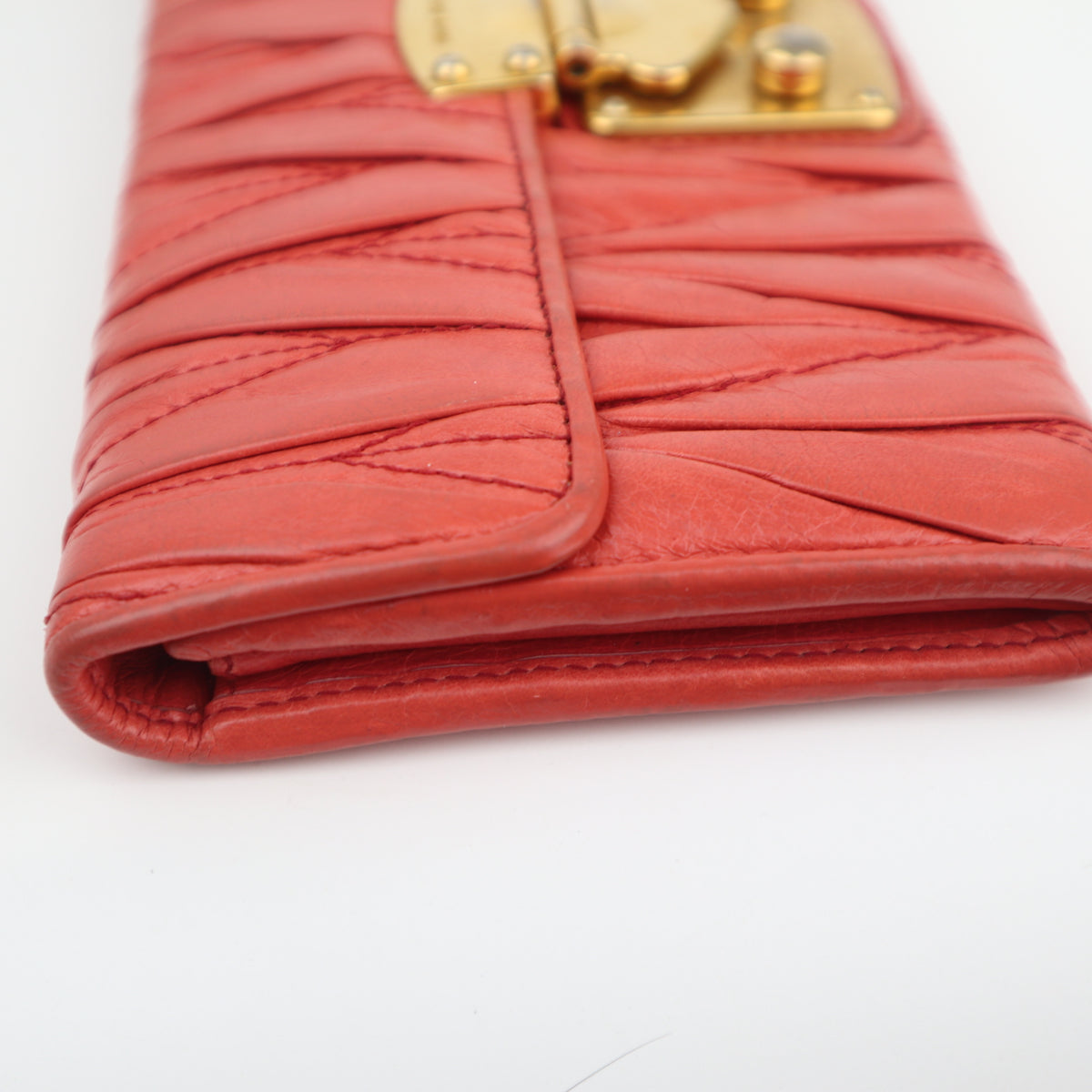 C2819 Miu Miu Wallet Matelassé Long Wallet | Pre-Owned Very Good Matelassé Leather
