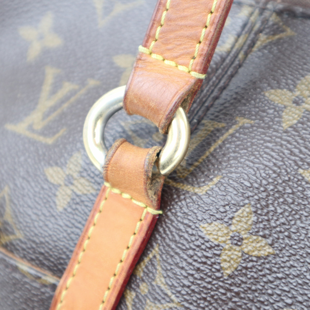 Louis Vuitton Monogram Canvas Totally MM Tote Bag C1866 | Pre-Owned Very Good Brown Monogram Coated canvas, leather trim