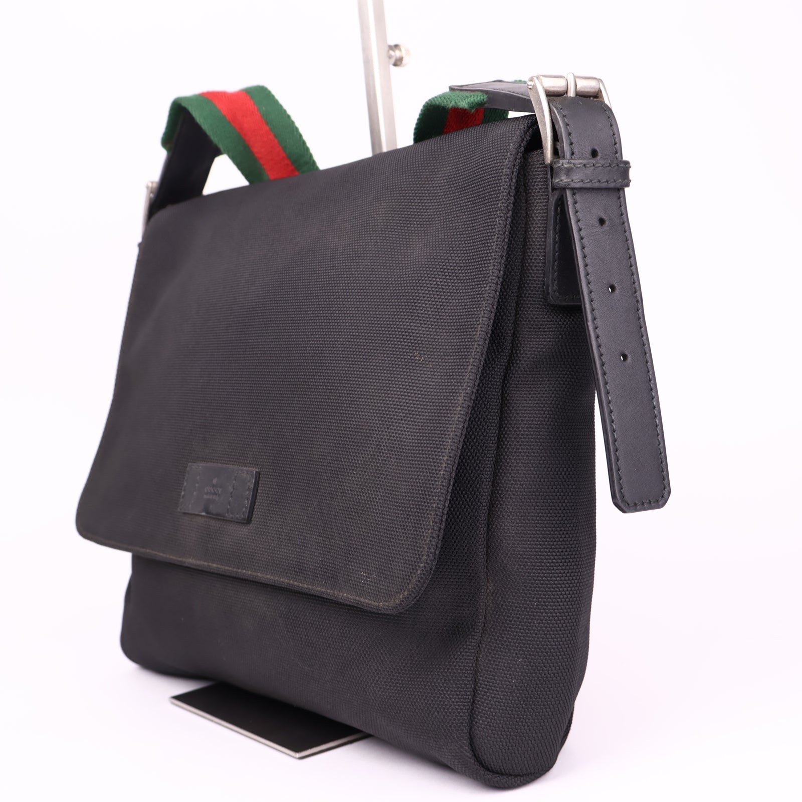 J3569 Gucci Web Shoulder Bag Vintage- Pre Owned