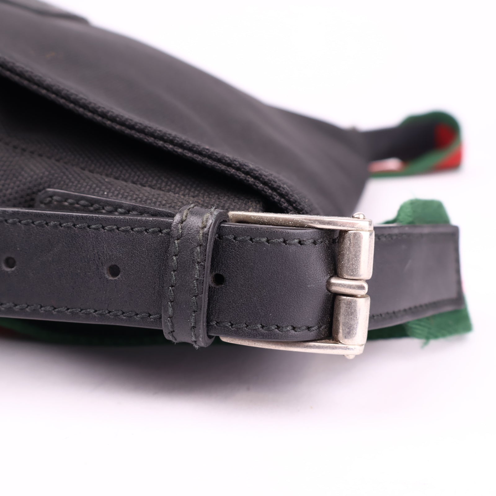 OJ3569 Gucci Web Shoulder Bag Vintage- Pre Owned