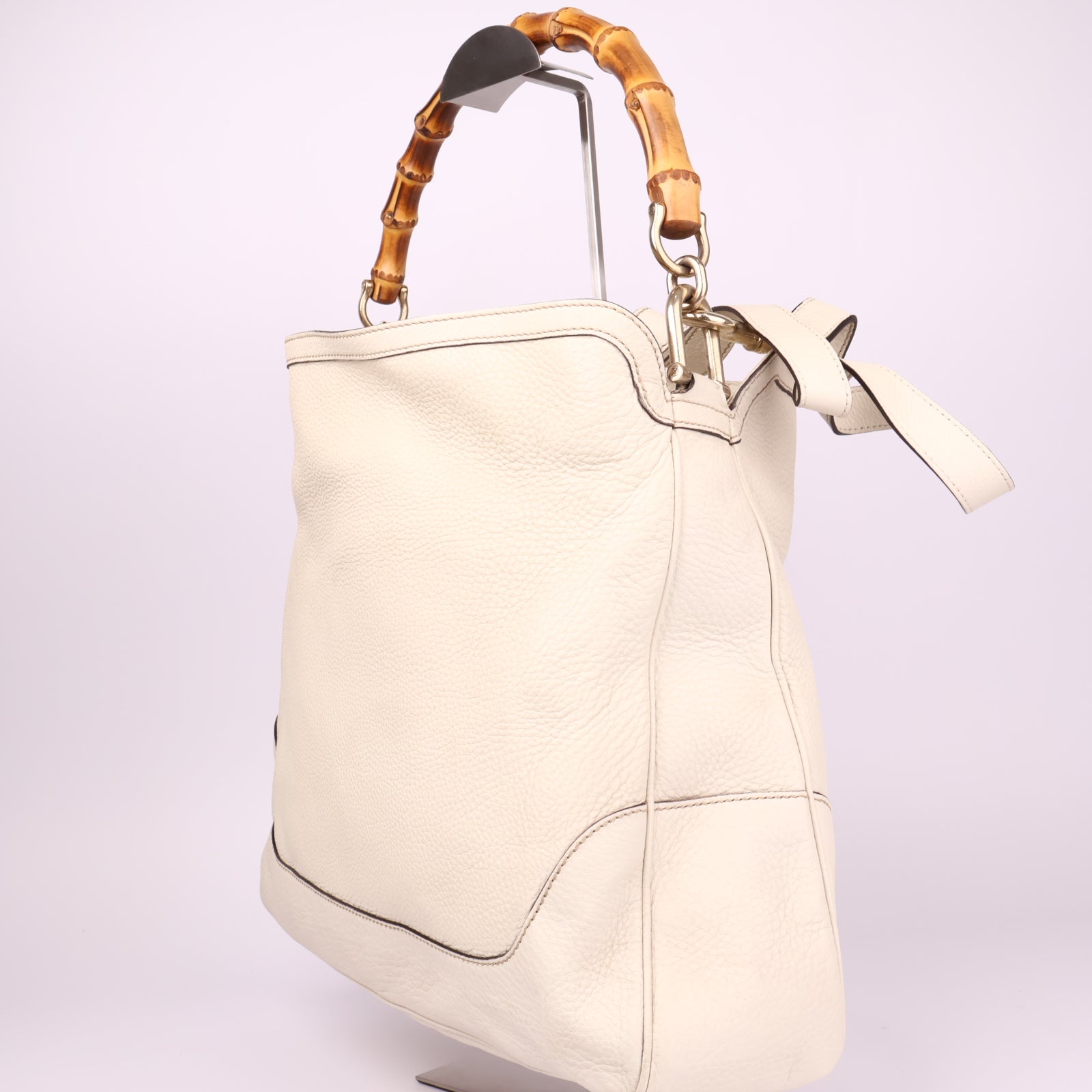 J3567 Gucci Cream Grained Leather Bamboo Handle Shoulder Bag- Pre Owned