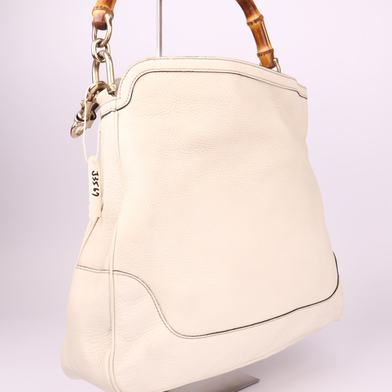 J3567 Gucci Cream Grained Leather Bamboo Handle Shoulder Bag- Pre Owned
