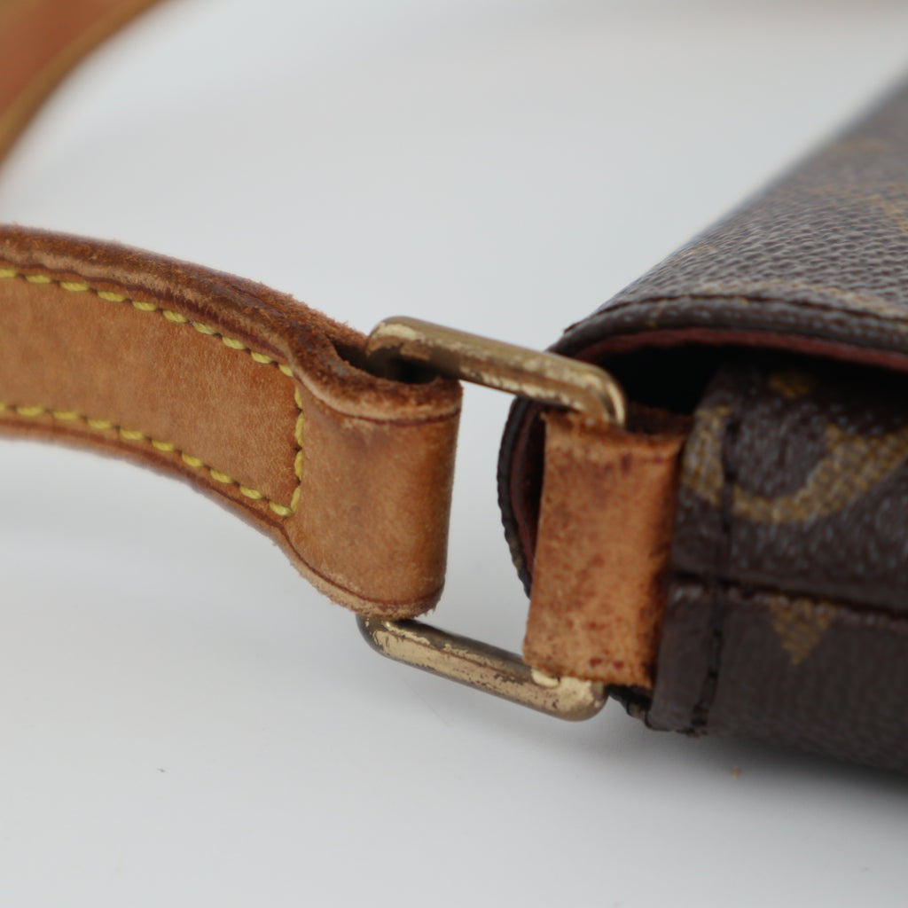 Louis Vuitton Monogram Canvas Musette Tango Shoulder Bag C1868 | Pre-Owned Very Good Brown Monogram Coated canvas, leather trim
