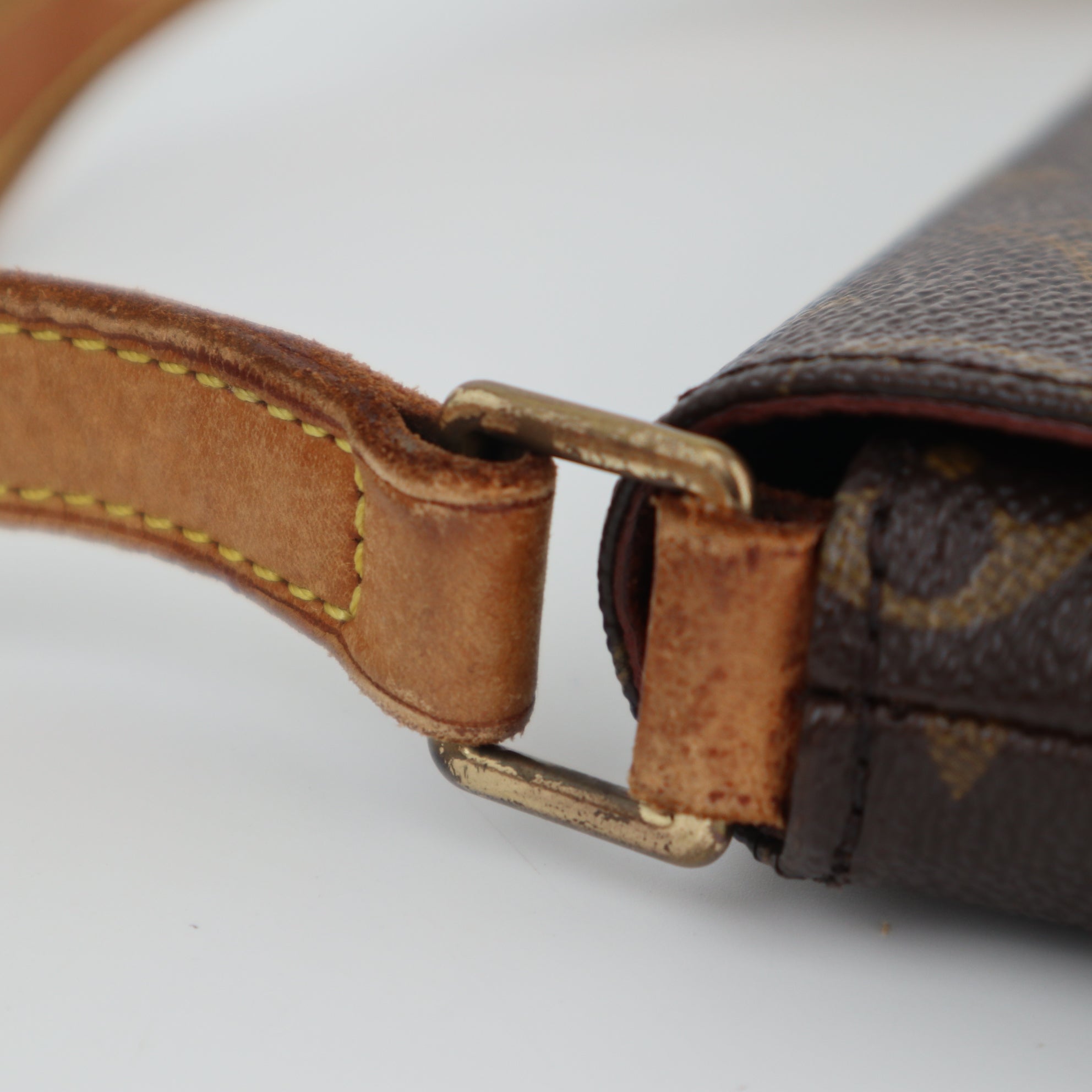 Louis Vuitton Monogram Canvas Musette Tango Shoulder Bag C1868 | Pre-Owned Very Good Brown Monogram Coated canvas, leather trim