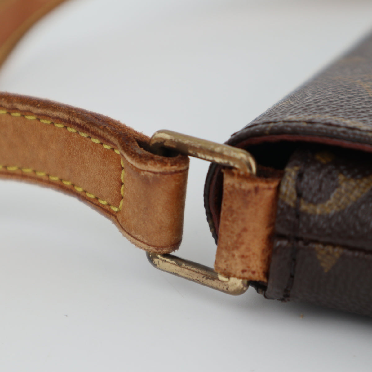 Louis Vuitton Monogram Canvas Musette Tango Shoulder Bag C1868 | Pre-Owned Very Good Brown Monogram Coated canvas, leather trim