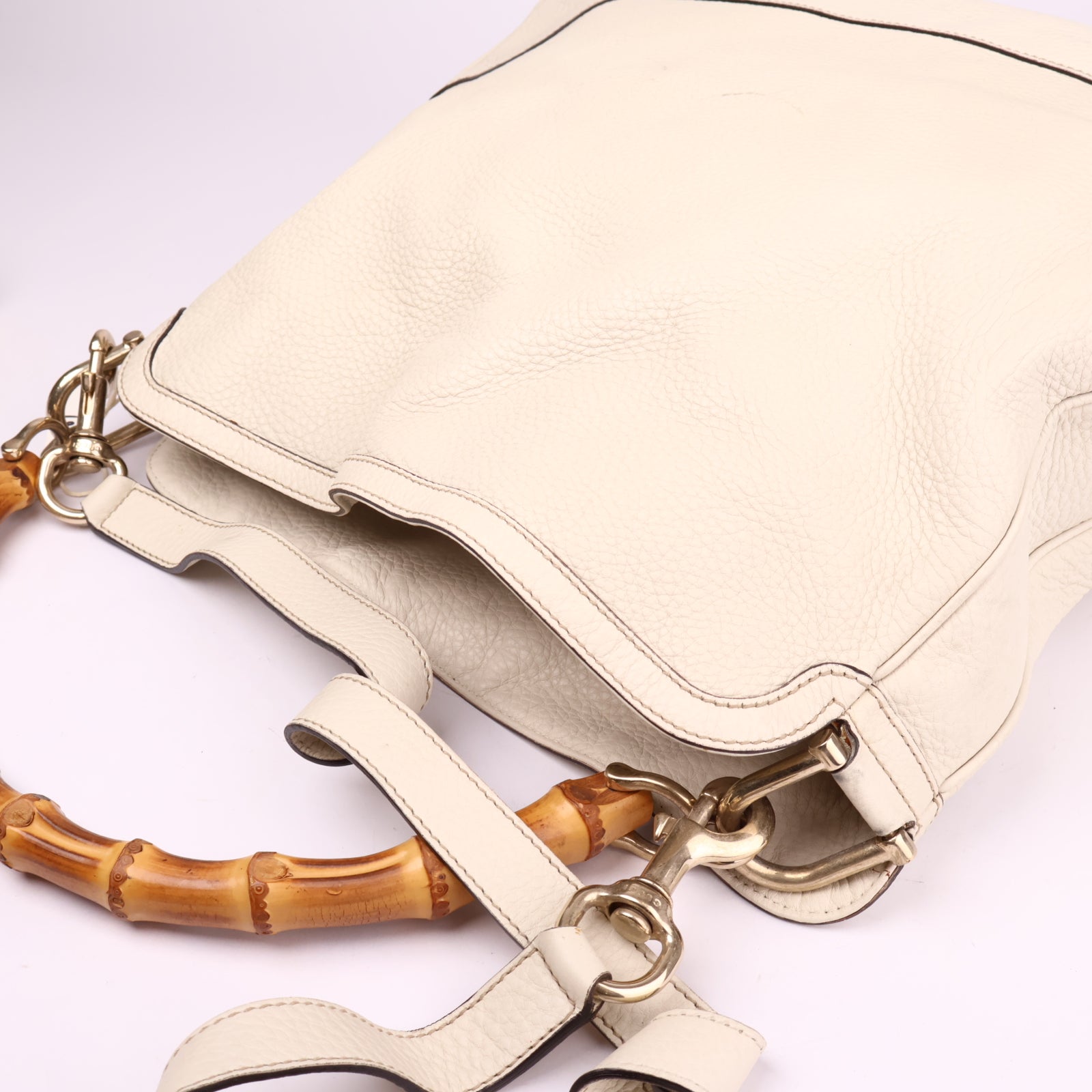 J3567 Gucci Cream Grained Leather Bamboo Handle Shoulder Bag- Pre Owned