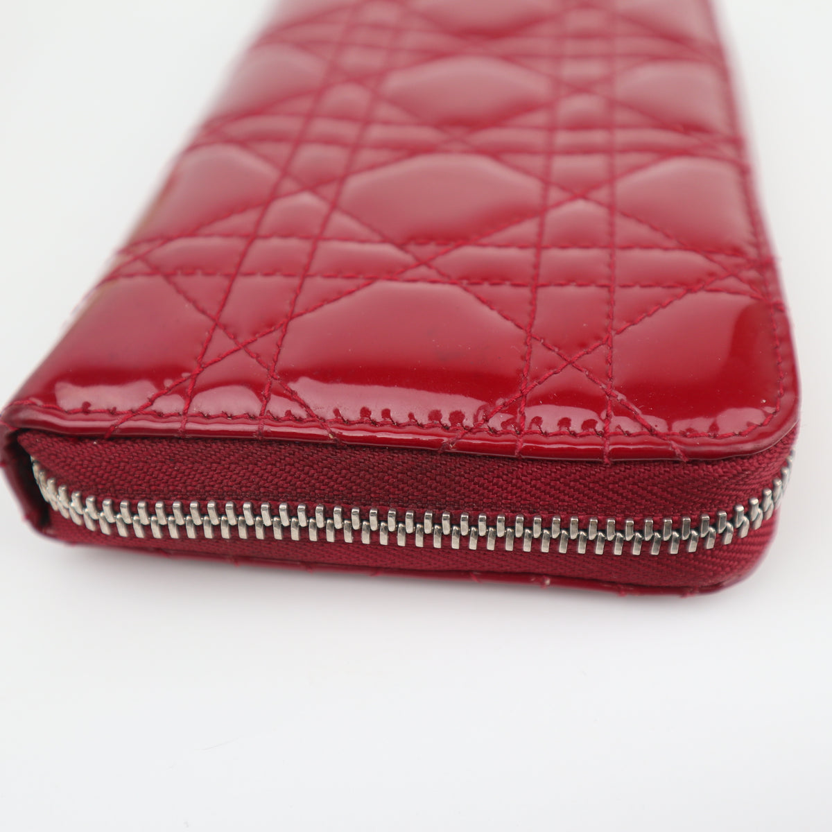 C2833 Christian Dior Wallet Lady Dior Cannage Zip Around Wallet Red Patent Leather | Pre-Owned Very Good Red Cannage Leather, Patent leather