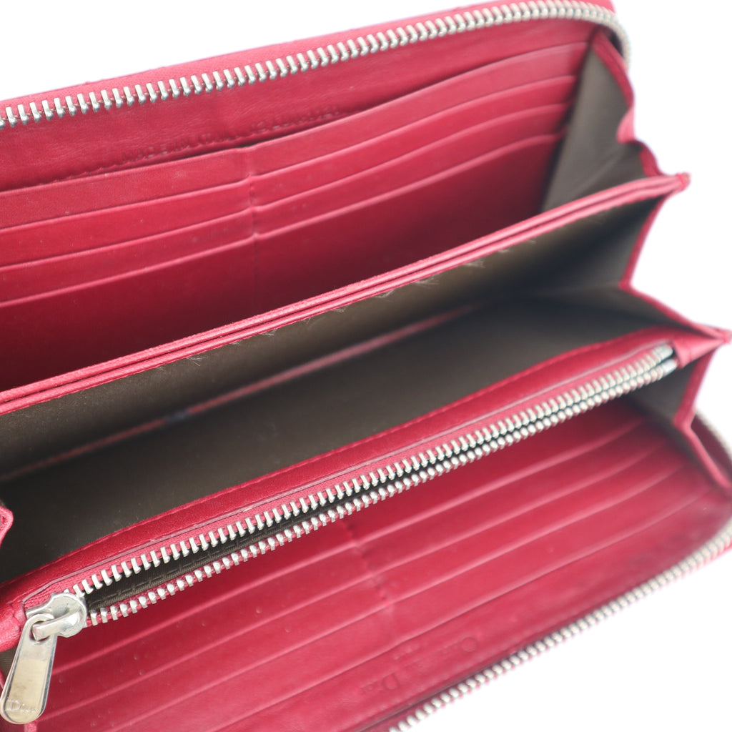 C2833 Christian Dior Wallet Lady Dior Cannage Zip Around Wallet Red Patent Leather | Pre-Owned Very Good Red Cannage Leather, Patent leather