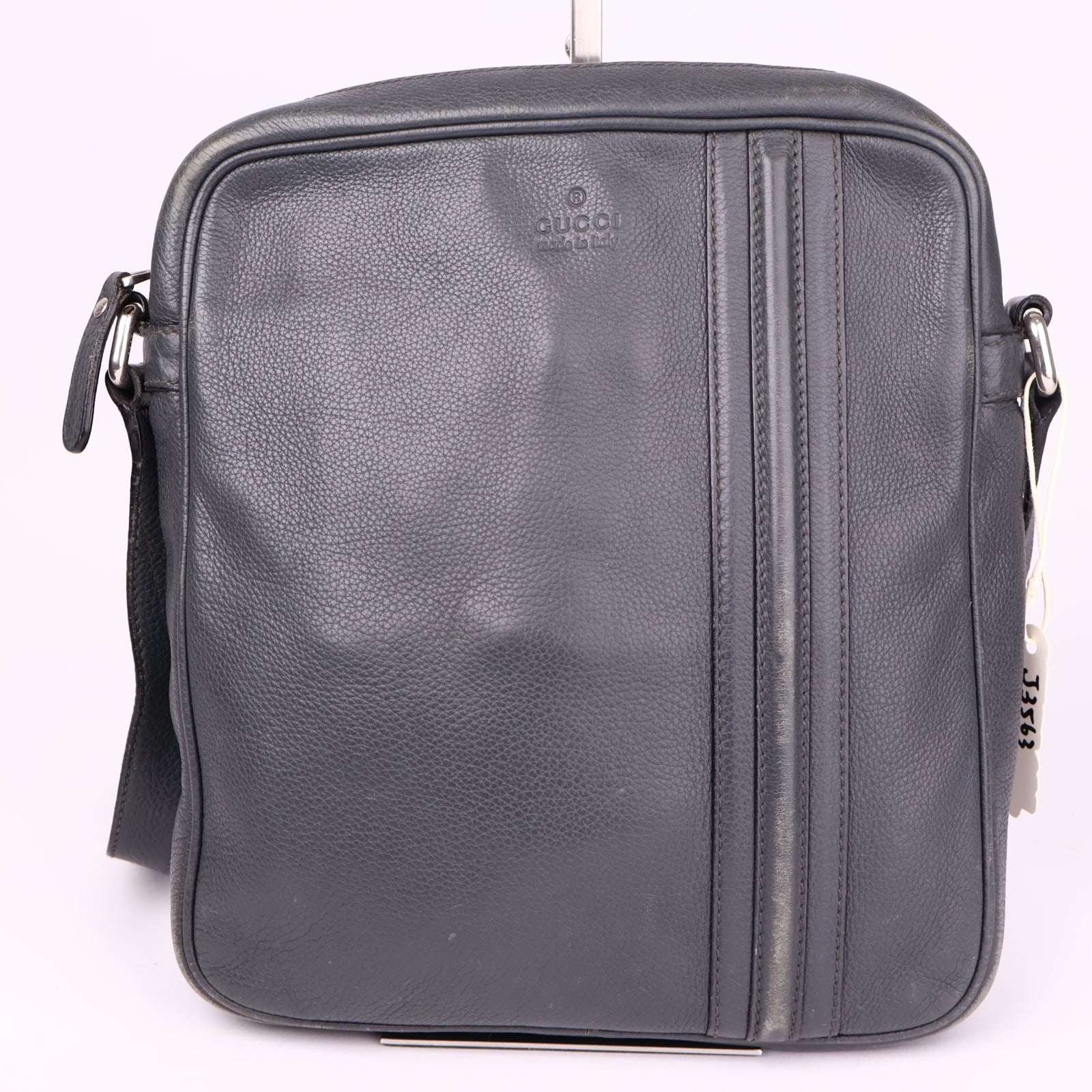 J3563 Gucci Dark Gray Leather Shoulder Bag- Pre Owned