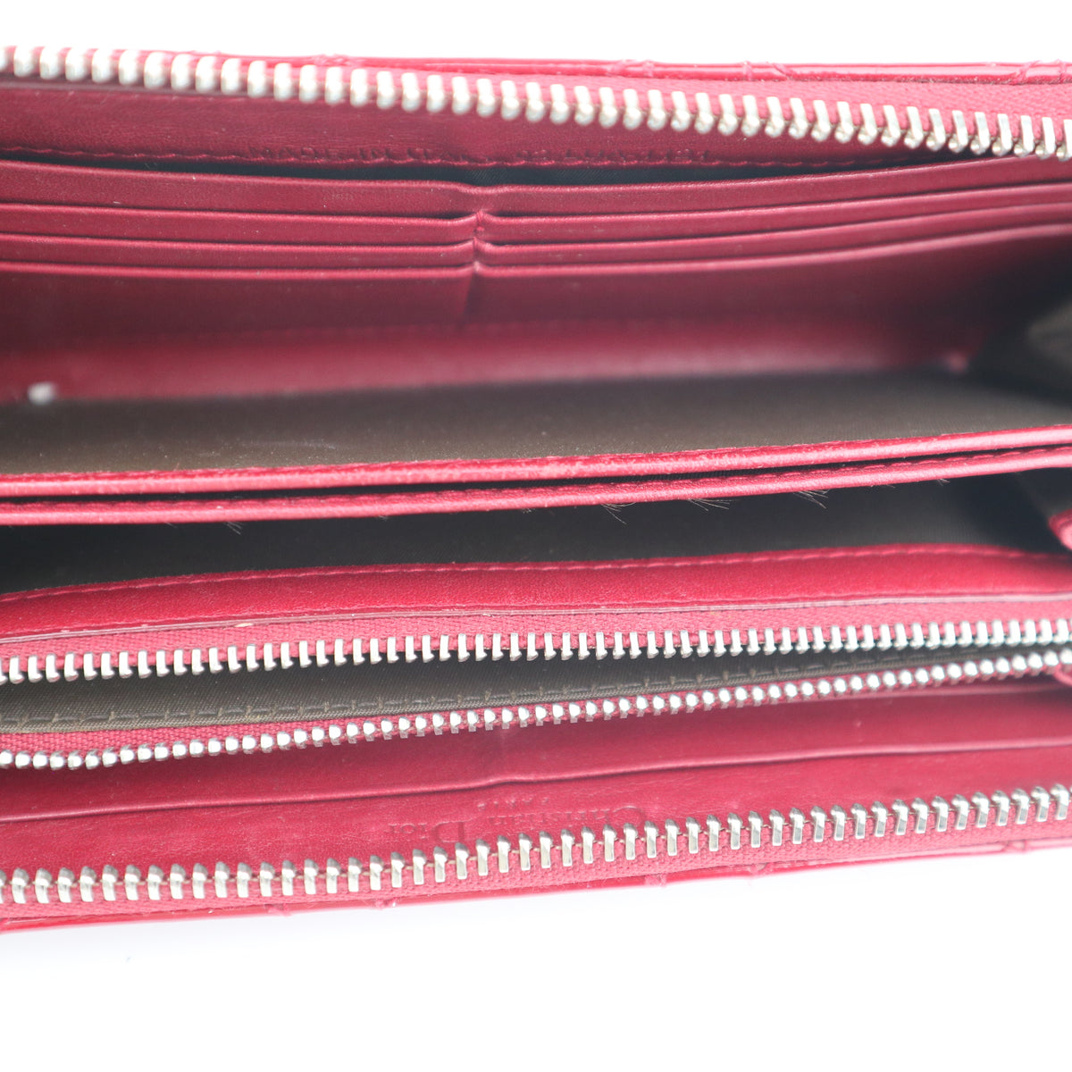 C2833 Christian Dior Wallet Lady Dior Cannage Zip Around Wallet Red Patent Leather | Pre-Owned Very Good Red Cannage Leather, Patent leather