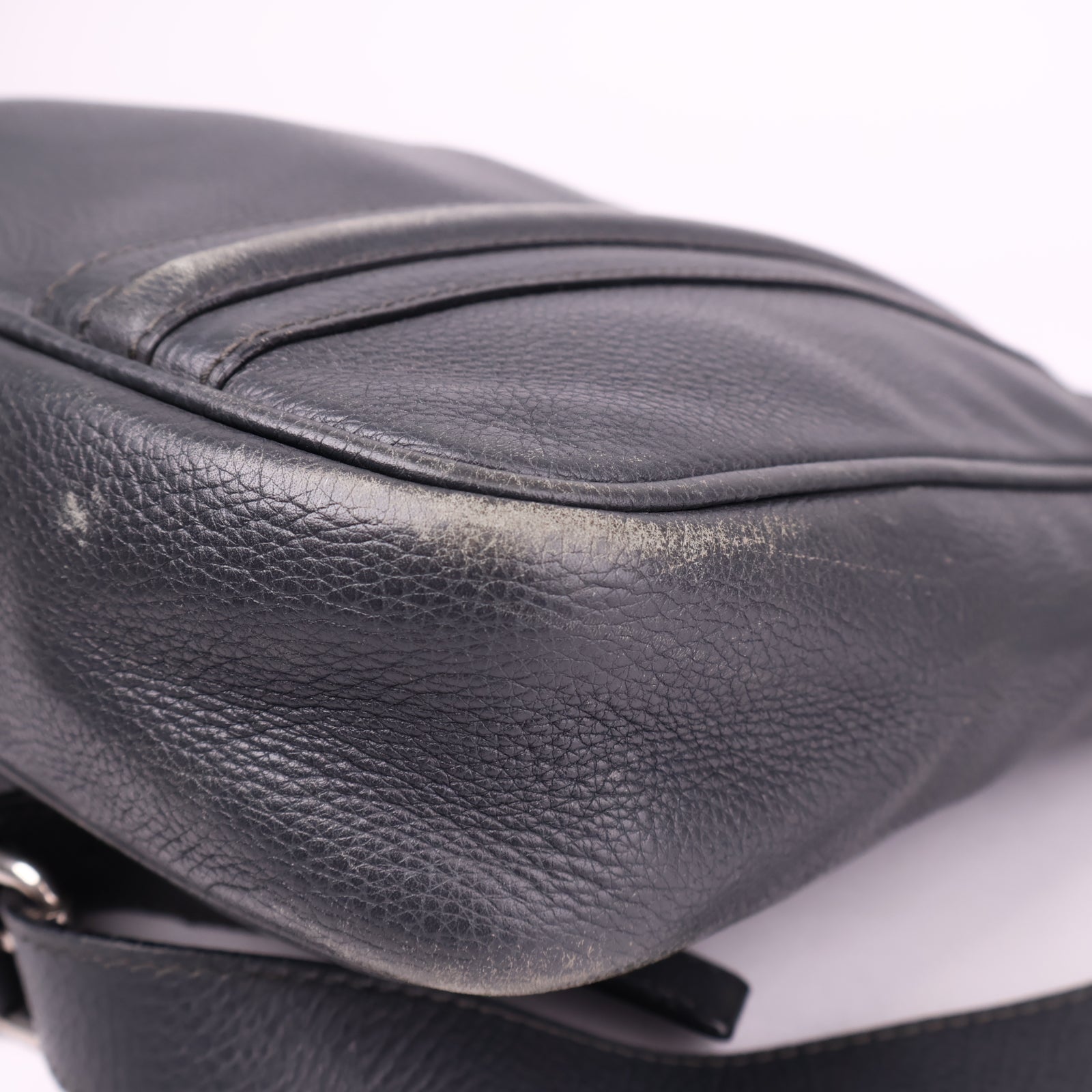 J3563 Gucci Dark Gray Leather Shoulder Bag- Pre Owned