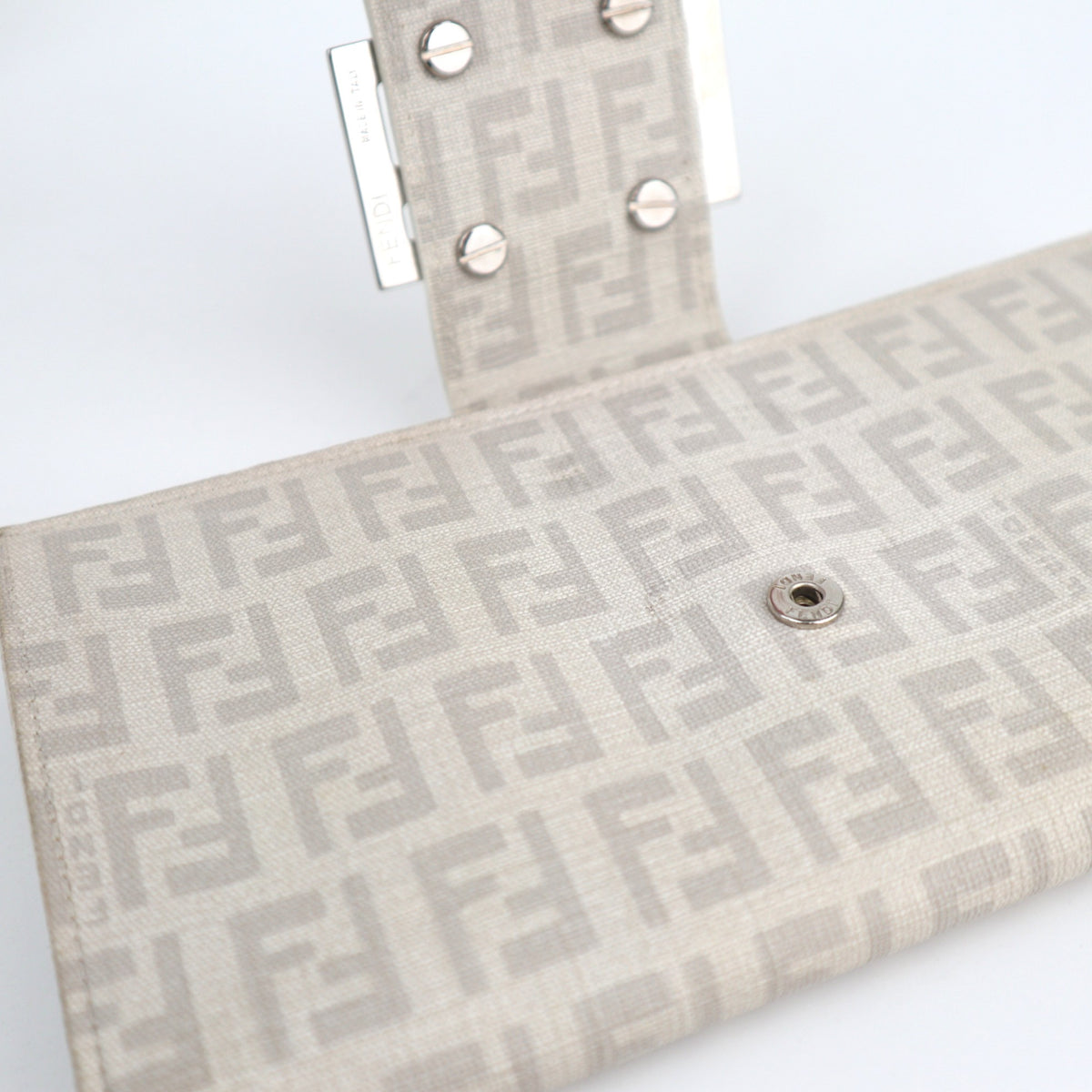 C2836 Fendi Wallet Zucchino Baguette Wallet | Pre-Owned Very Good Brown Zucchino Canvas