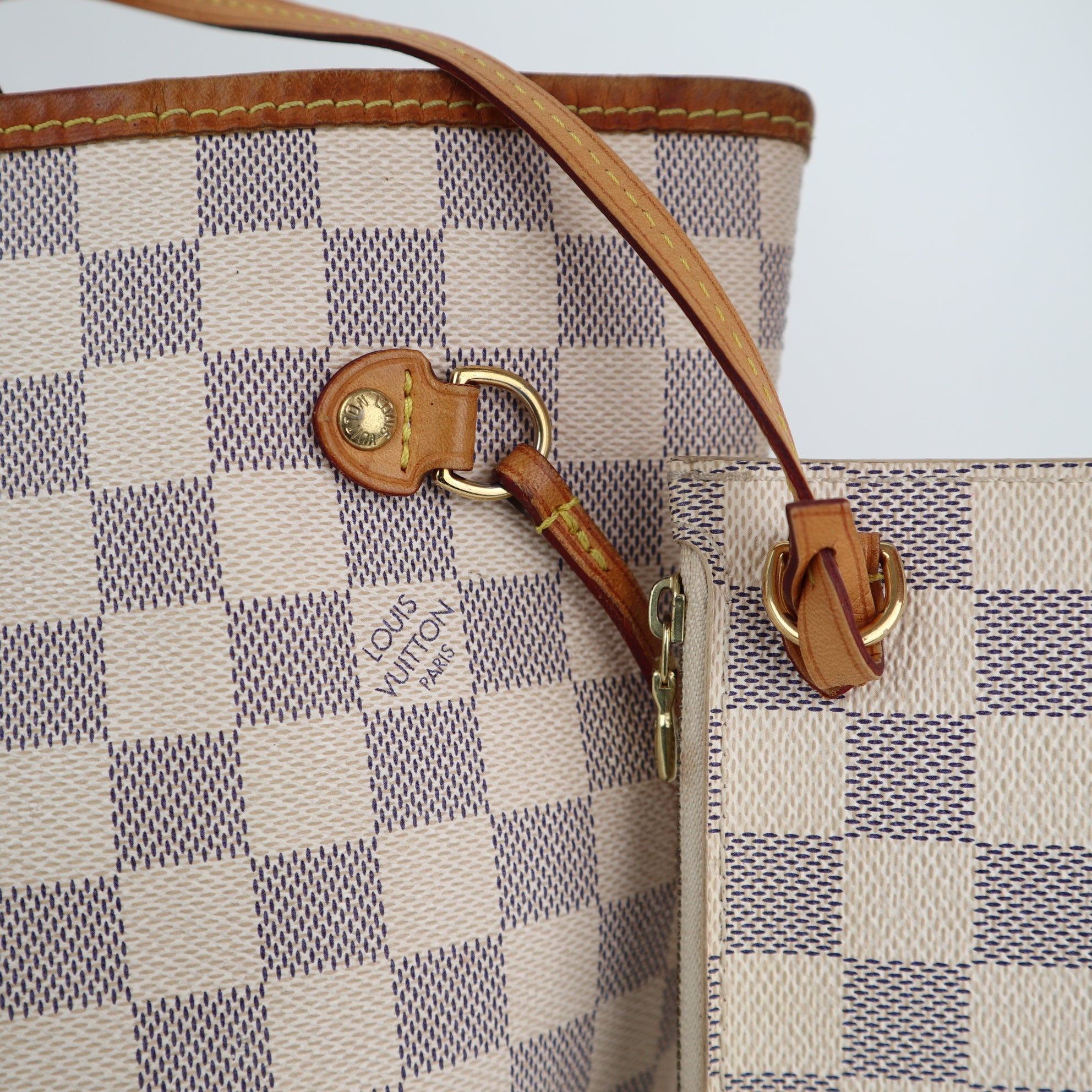 Louis Vuitton Damier Azur Neverfull MM Shoulder Bag C1877 | Pre-Owned Very Good White / Blue Damier Azur Coated canvas, leather trim