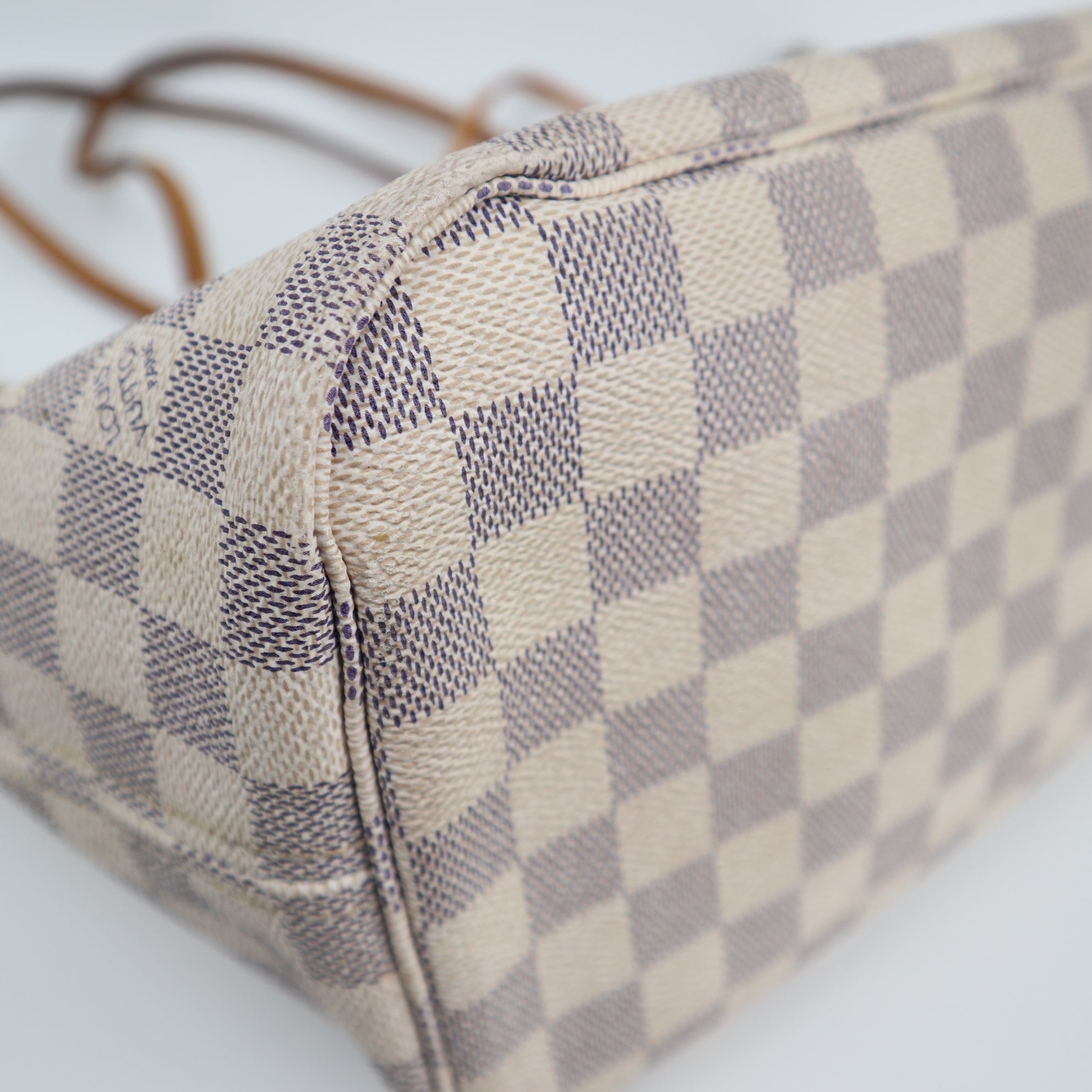 Louis Vuitton Damier Azur Neverfull MM Shoulder Bag C1877 | Pre-Owned Very Good White / Blue Damier Azur Coated canvas, leather trim