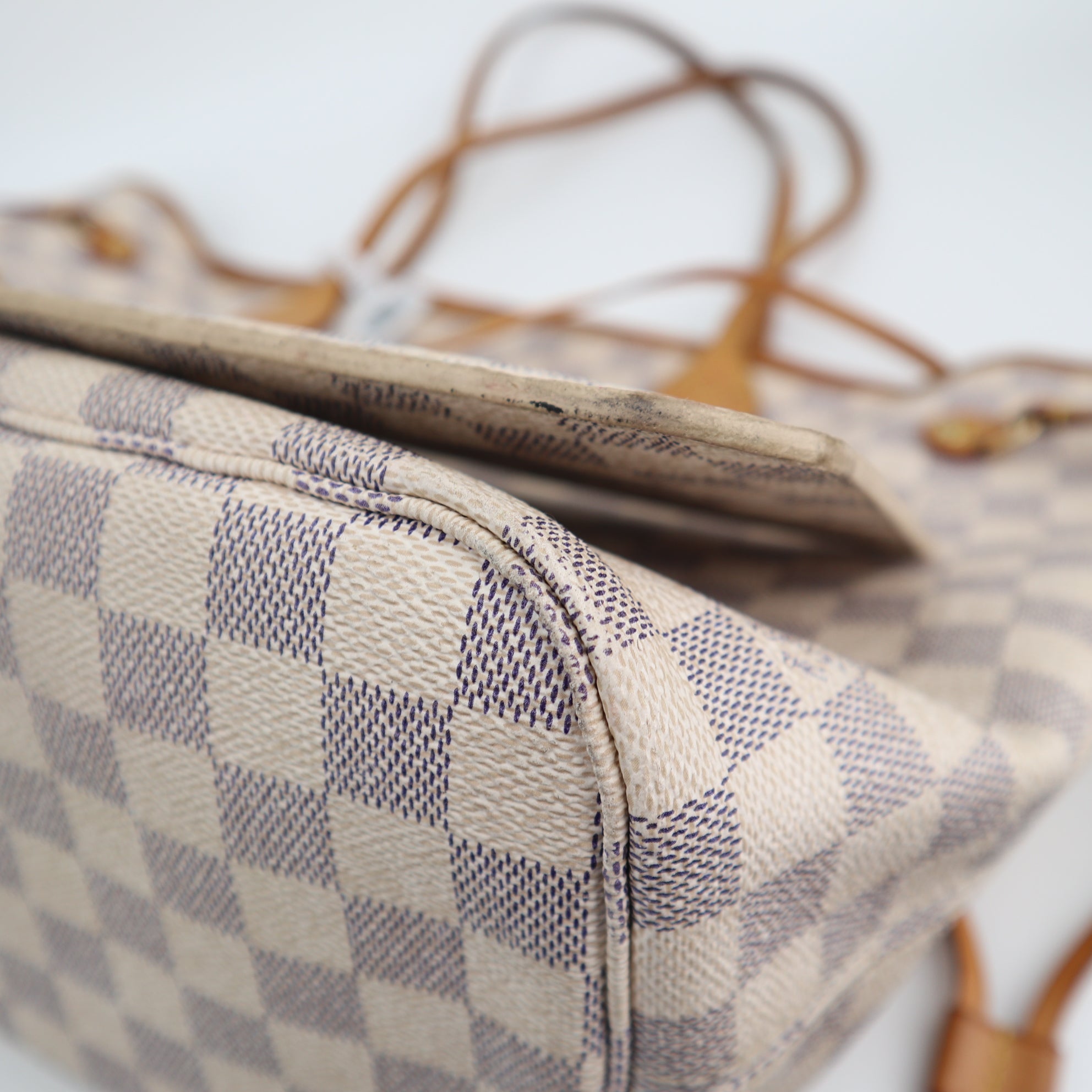 Louis Vuitton Damier Azur Neverfull MM Shoulder Bag C1877 | Pre-Owned Very Good White / Blue Damier Azur Coated canvas, leather trim