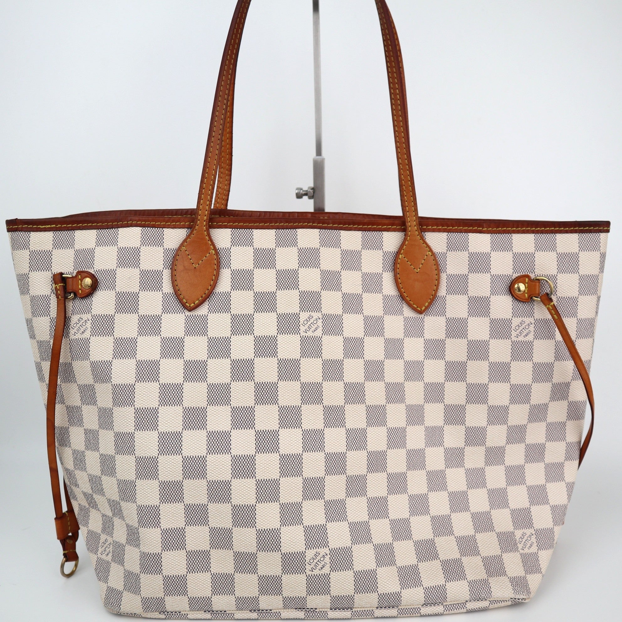 Louis Vuitton Damier Azur Neverfull MM Shoulder Bag C1878 | Pre-Owned Very Good White / Blue Damier Azur Coated canvas, leather trim