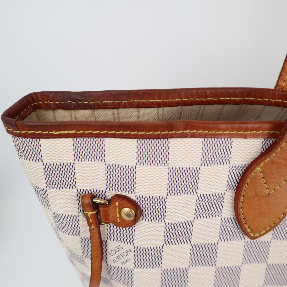 Louis Vuitton Damier Azur Neverfull MM Shoulder Bag C1878 | Pre-Owned Very Good White / Blue Damier Azur Coated canvas, leather trim