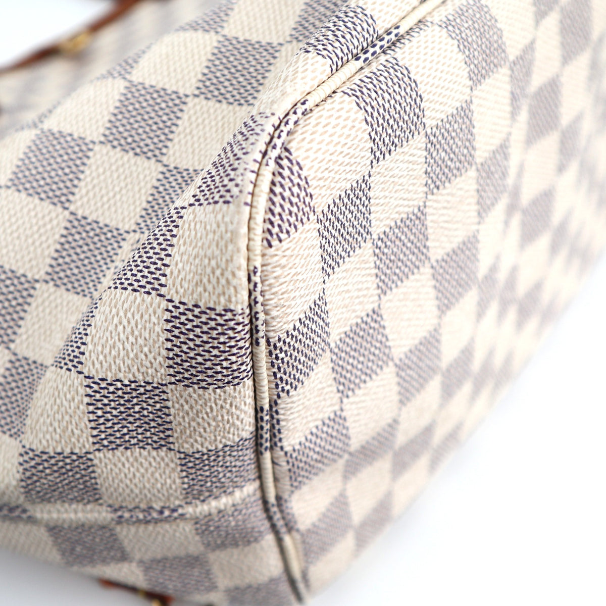 Louis Vuitton Damier Azur Neverfull MM Shoulder Bag C1878 | Pre-Owned Very Good White / Blue Damier Azur Coated canvas, leather trim