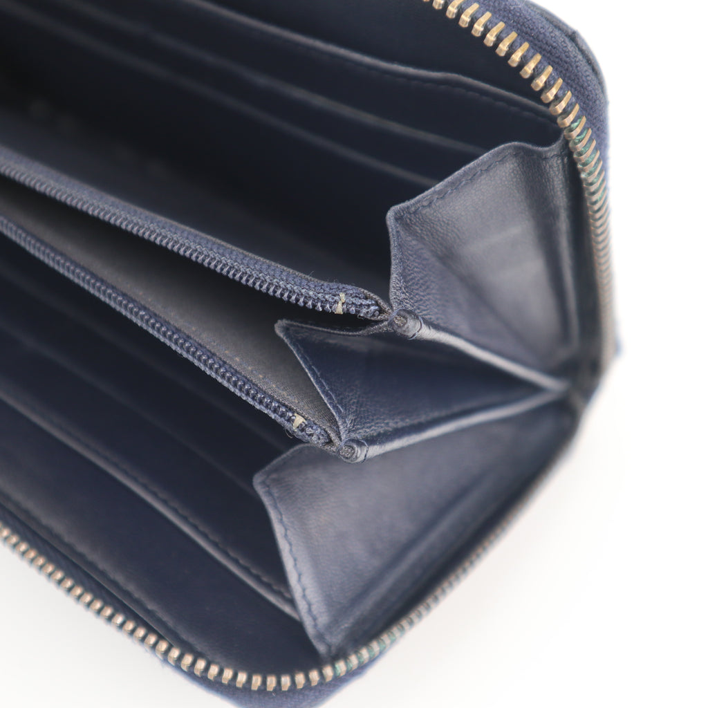 C2840 Chanel Wallet Mademoiselle V-Stitch / Matelasse | Pre-Owned Excellent Matelassé, V-Stitch