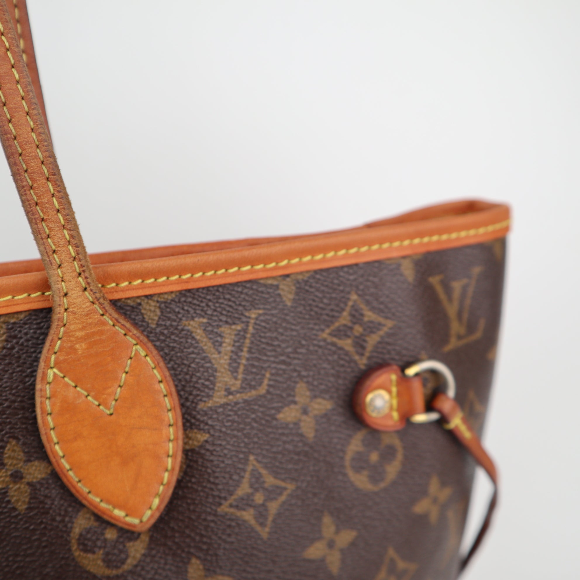 Louis Vuitton Monogram Canvas Neverfull MM Shoulder Bag C1880R | Pre-Owned Very Good Brown Monogram Coated canvas, leather trim